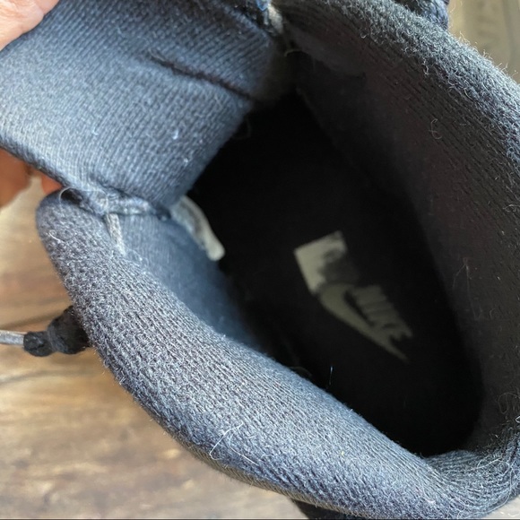 {preloved} Men’s Black Nike High Top Sneakers - Picture 9 of 12